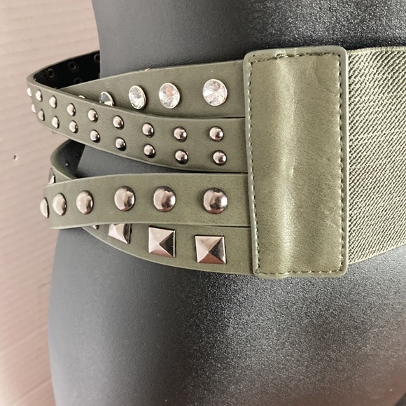 BEAUTIFUL BELT STUDDED EMBELLISHED DETAILS - Picture 4 of 14
